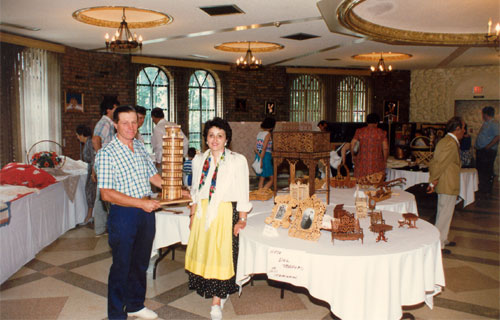 P10359 - Giuseppe Schincariol and fret work at Fogolar Furlan Club, 1990. Courtesy of Giuseppe and Silvana Schincariol.